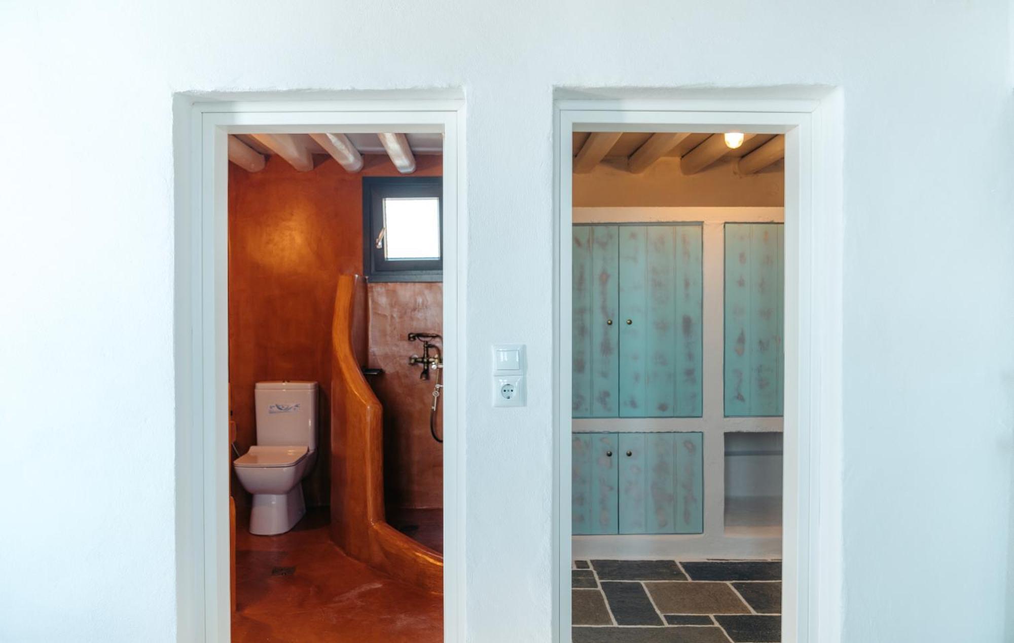 Traditional * Cherronisos (Sifnos)